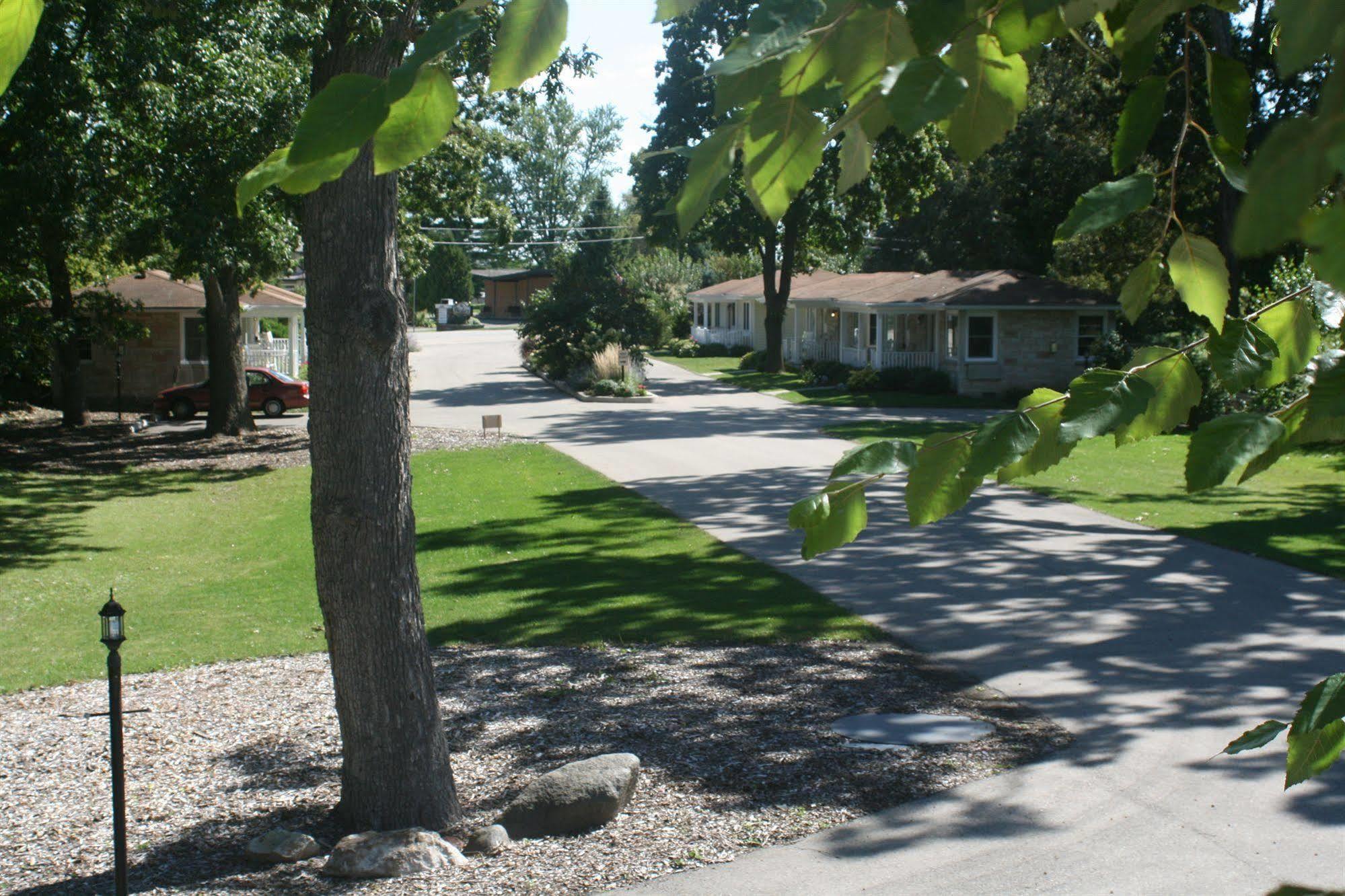 Seven Oaks Bed & Breakfast Hotel Lake Geneva Exterior photo