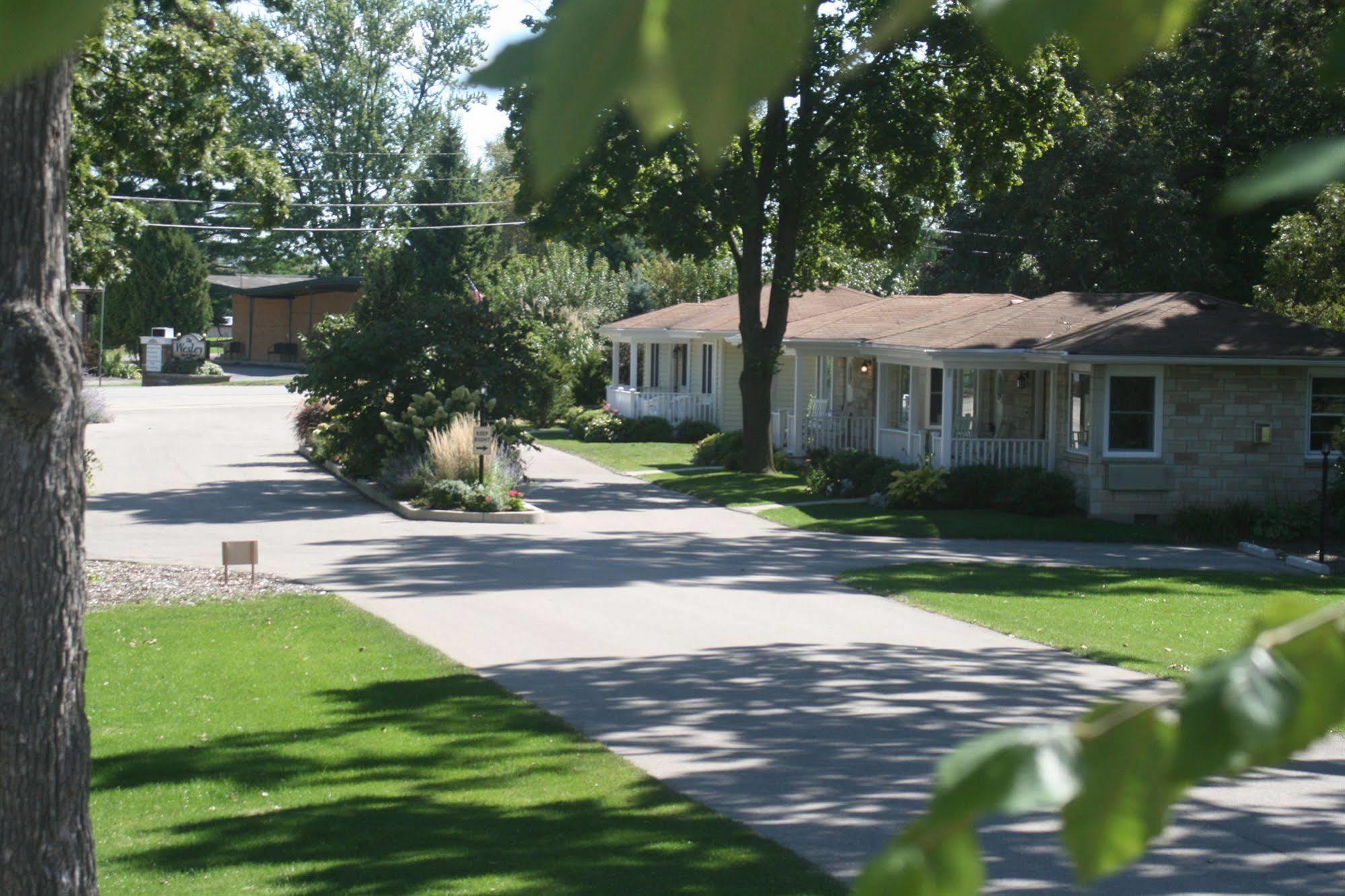 Seven Oaks Bed & Breakfast Hotel Lake Geneva Exterior photo