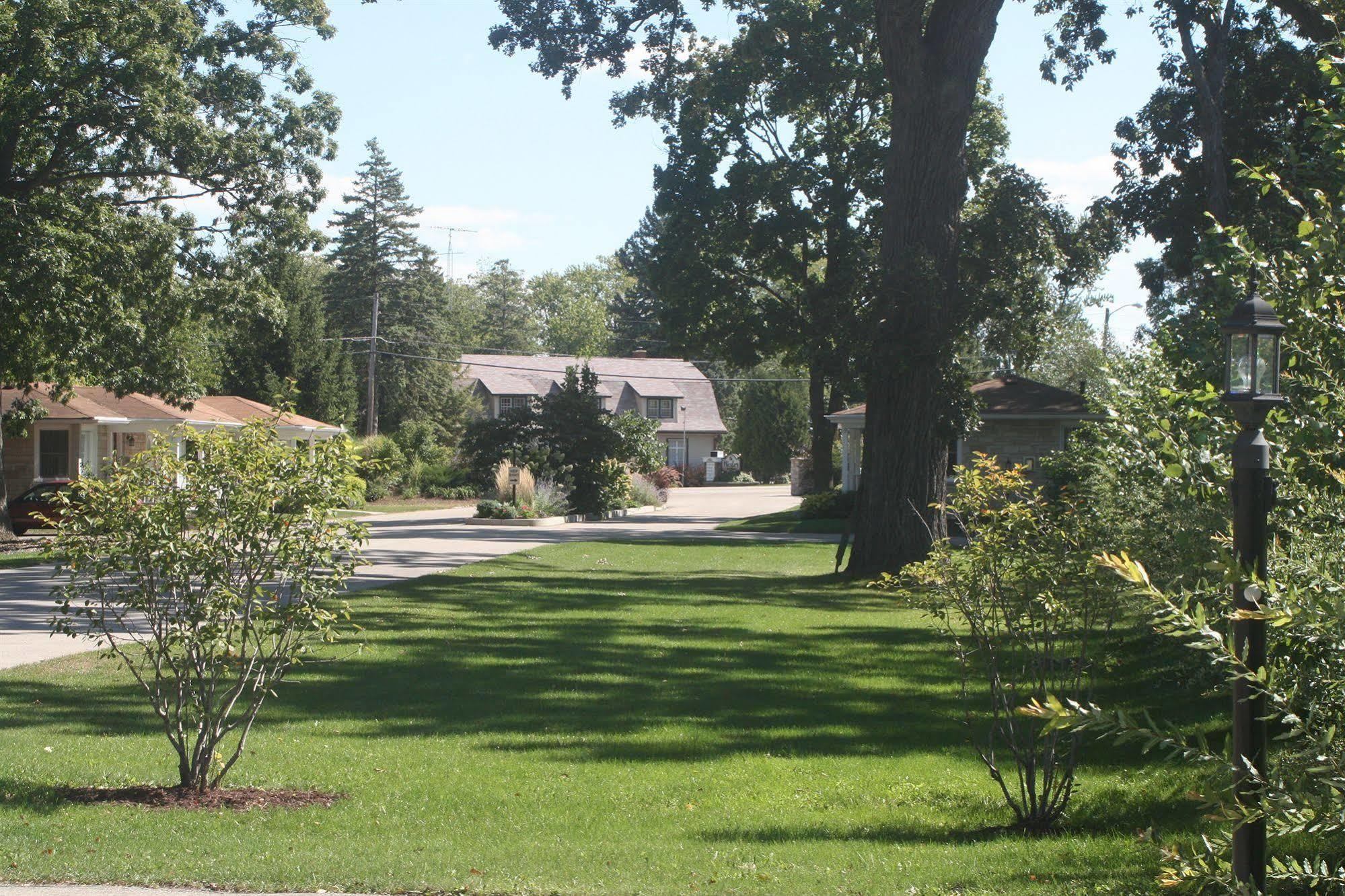 Seven Oaks Bed & Breakfast Hotel Lake Geneva Exterior photo