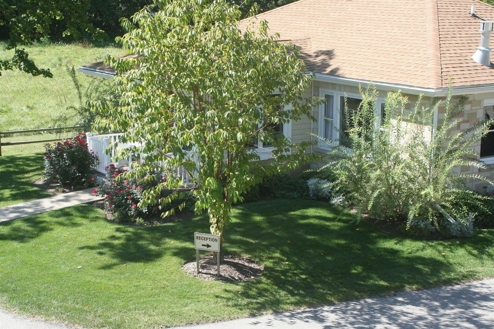 Seven Oaks Bed & Breakfast Hotel Lake Geneva Exterior photo